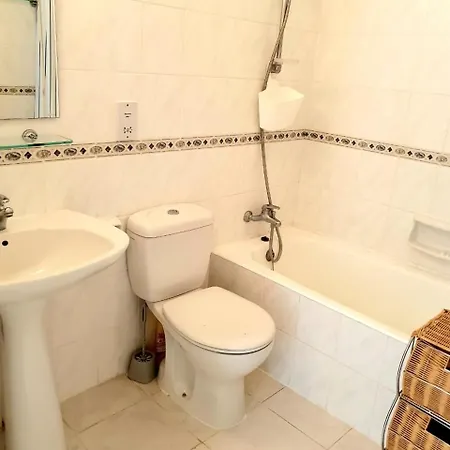 Апартаменты Regina Gardens - Stylish Modern 1 Bedroom *